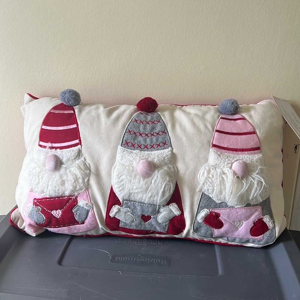 New With Tag Cupcakes & Cashmere Valentines Day Pillow